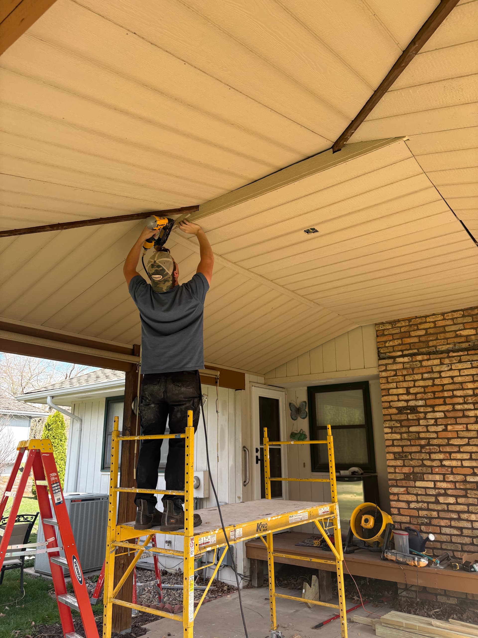 Gallery photos for Patio Ceiling Gets a Full Overhaul with Vinyl Under Decking: Image #1